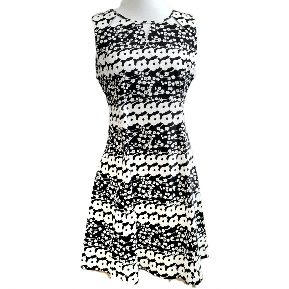 NEW Romeo & Juliet Couture Black & White Cutout Neckline Floral Sleeveless Dress